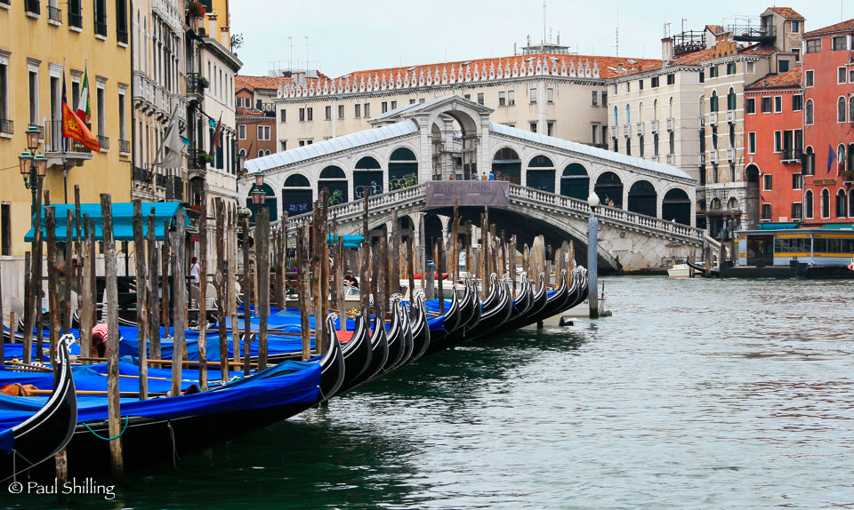 Gondolas---Rialto-Bridge.jpg